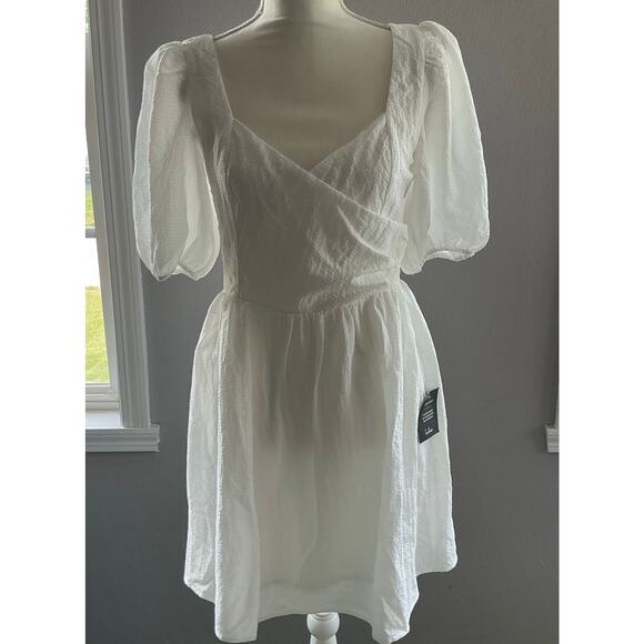 NWT Lulus Little Bit In Love White‎ Surplice Puff Sleeve Mini Dress Medium - Picture 2 of 13
